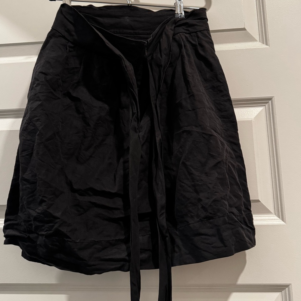 Black pleated skirt - Picture 9 of 9